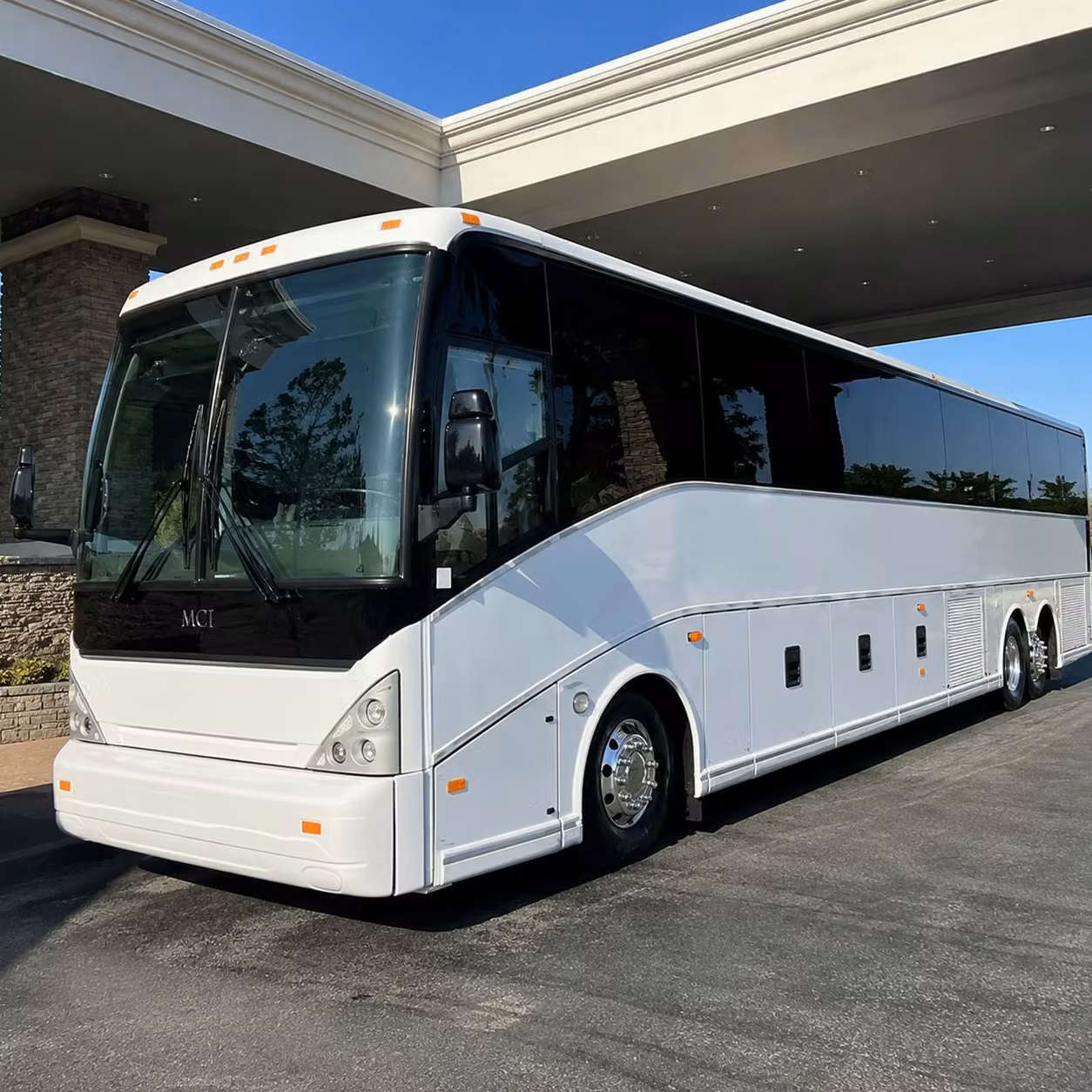 charterbusgardengrove com is the smartest way to handle long beach airport group transfers